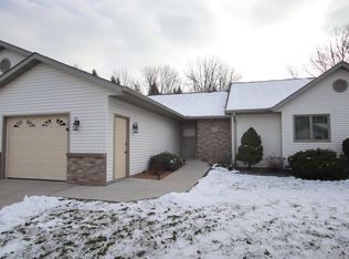 22 Riverside Ct, Fond Du Lac, WI 54935