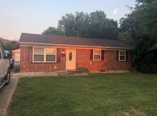 11211 Torrington Rd, Louisville, KY 40272