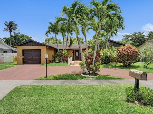 10688 Sleepy Brook Way, Boca Raton, FL 33428