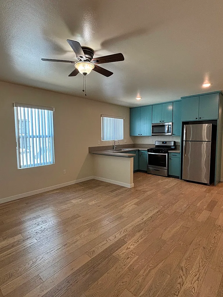 3 bed, 1150 sqft, $3,650 — Photo 3