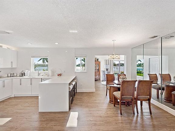 3rd image of 791 Patrick Dr