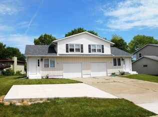 3431 Hillandale Rd, Davenport, IA 52806
