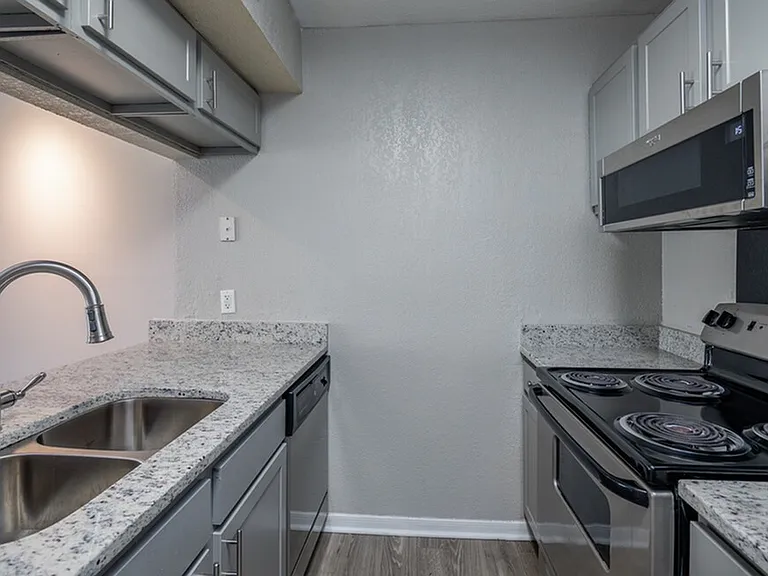 Forest Ridge Kitchen-Granite