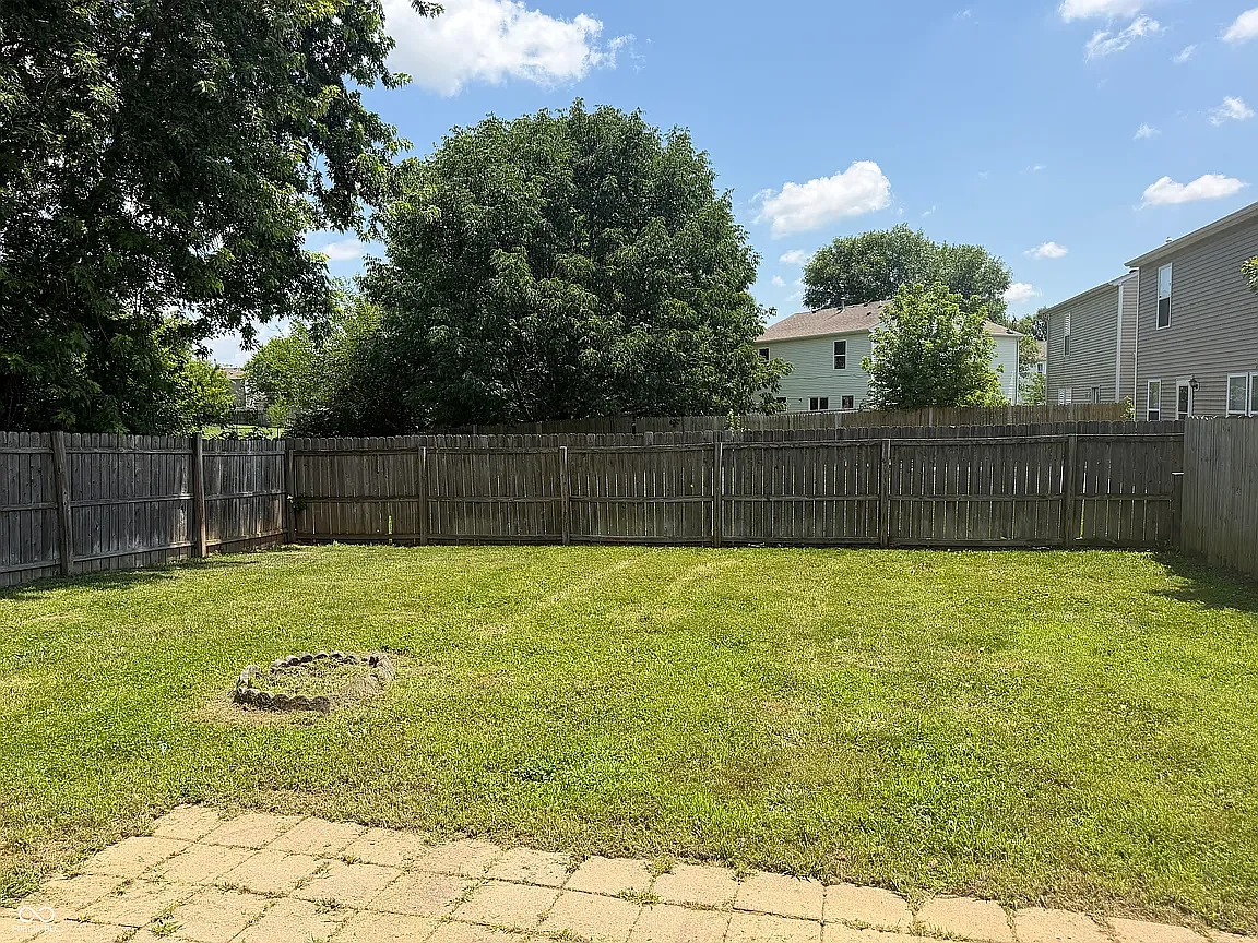 2525 Summerwood Ln — Photo 4