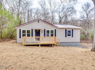 210 Woods Chapel Rd, Harriman, TN 37748