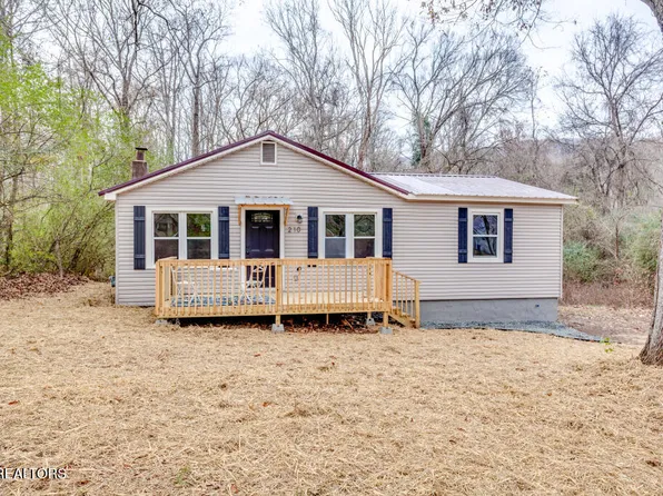 210 Woods Chapel Rd, Harriman, TN 37748
