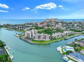 897 Collier Ct, Marco Island, FL