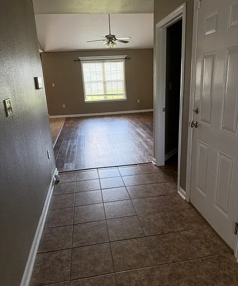 4928 Grant Dr — Photo 6