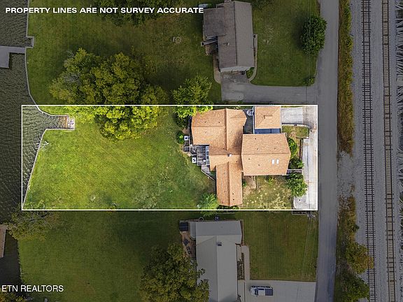 5th image of 4827 Riversedge Rd