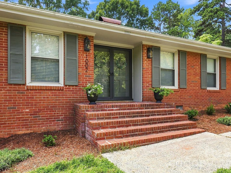 1st image of 1002 Leewood Dr