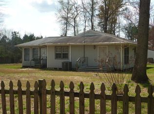 851 Coachpoint Rd, Hartfield, VA 23071