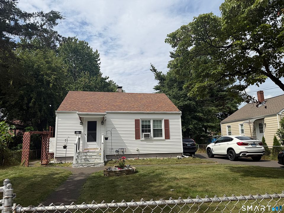 1st image of 44 Oxford Drive