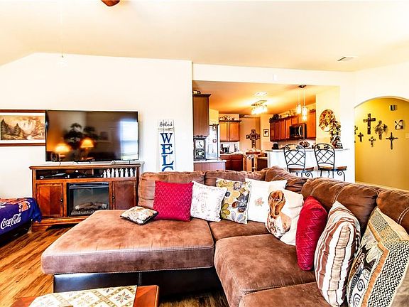 3rd image of 2527 Stonegate Dr