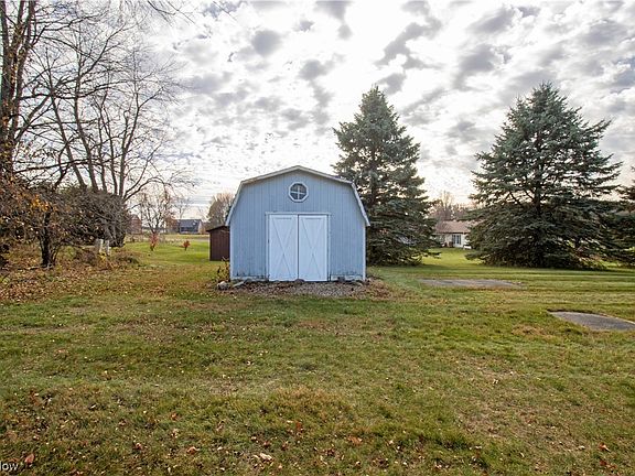 3rd image of 874 Valleywood Ct