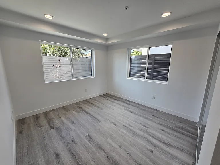 1807 Workman St #3/4 — Photo 4