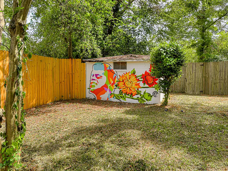 2066 Greene St — Photo 30