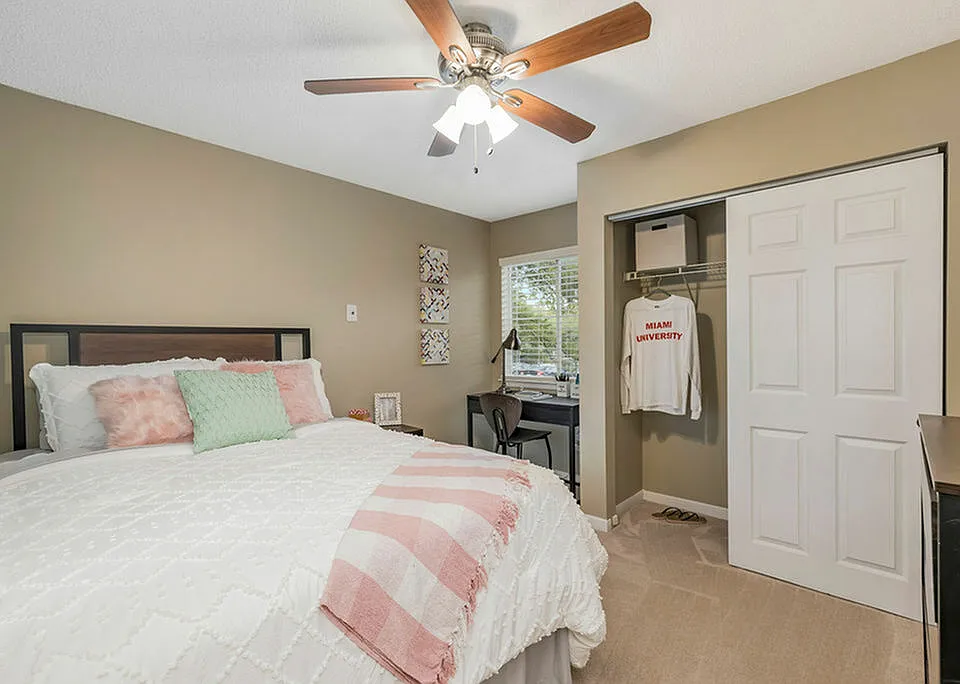 Bedrooms with Spacious Closets