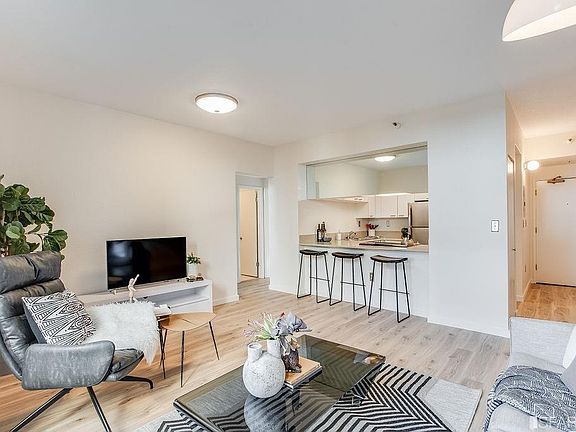 5th image of 201 Harrison St APT 321