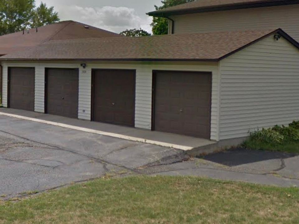 2nd image of 2426 Windridge Ct