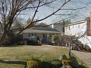 125 Fox Blvd, Massapequa, NY 11758