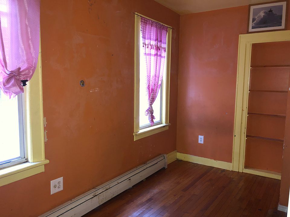 1st image of 3531 93rd St