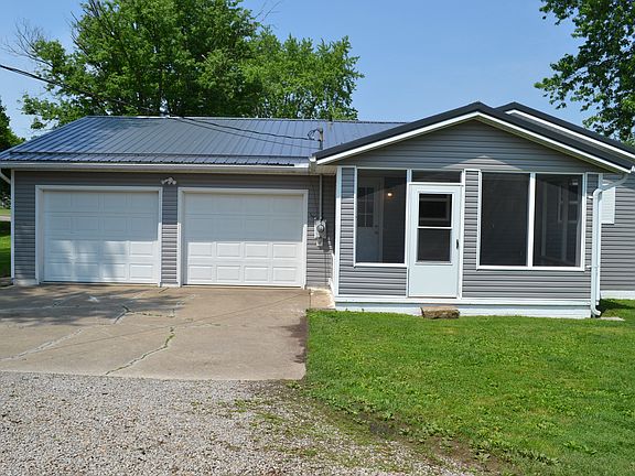 3rd image of 3300 Rebecca Dr