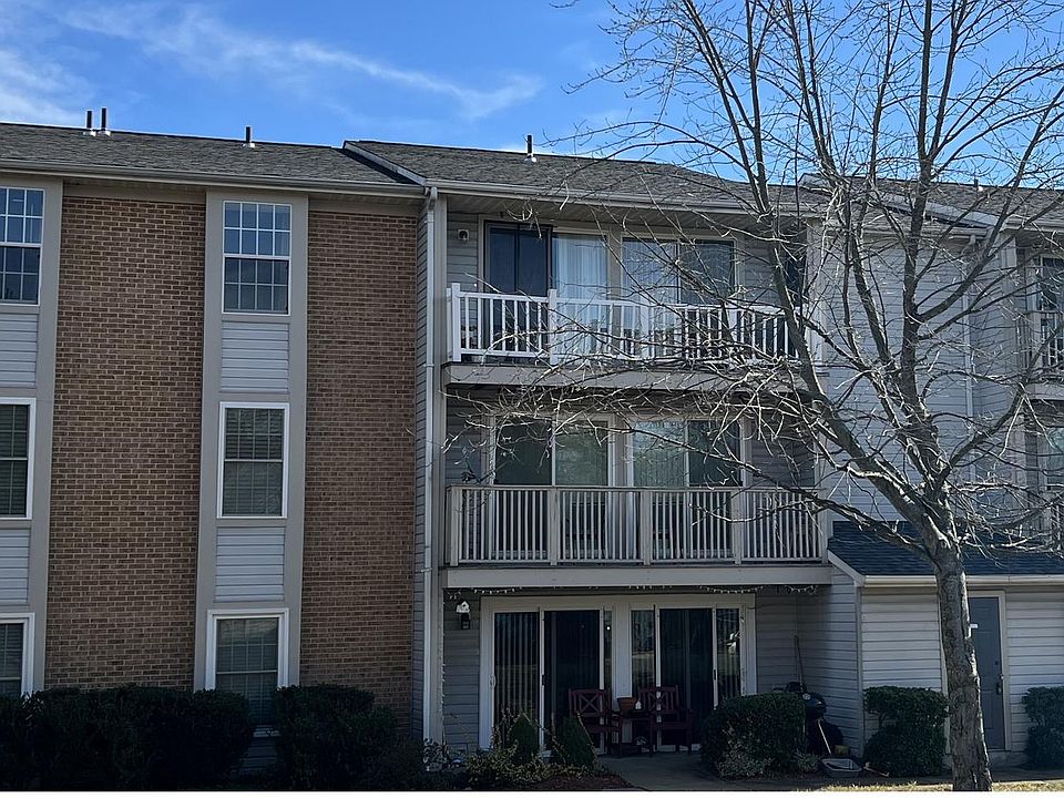 1st image of 17040 Capri Ln