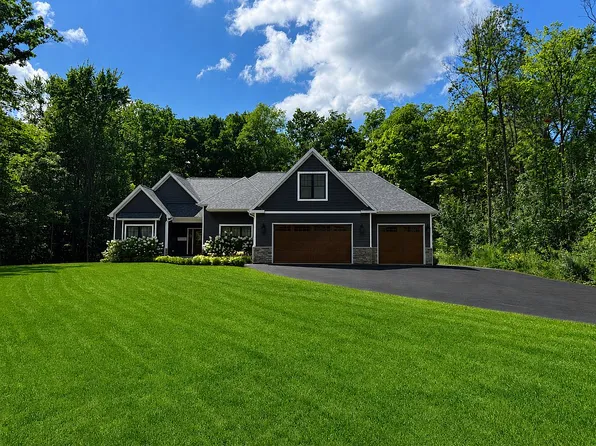5017 Hidden Ridge Dr, Metamora, MI 48455