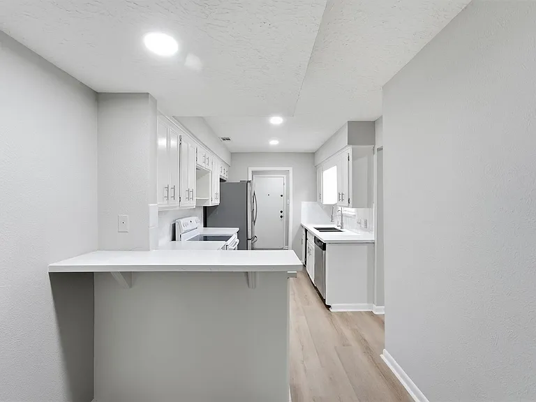 8001 Rebawood Dr — Photo 7