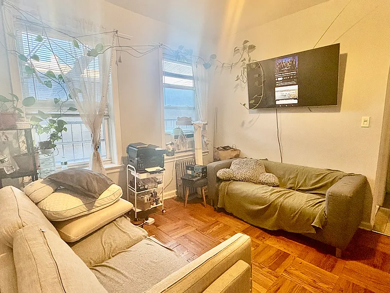 302 N 3rd St #8 — Photo 4