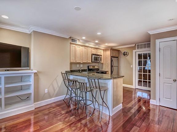 3rd image of 523 E 2nd St #5