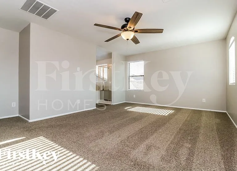 10222 W Hess St — Photo 8