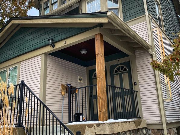 18 Grand Ave NE