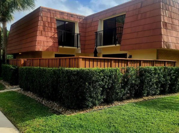 421 Live Oak Lane, Boynton Beach, FL 33436