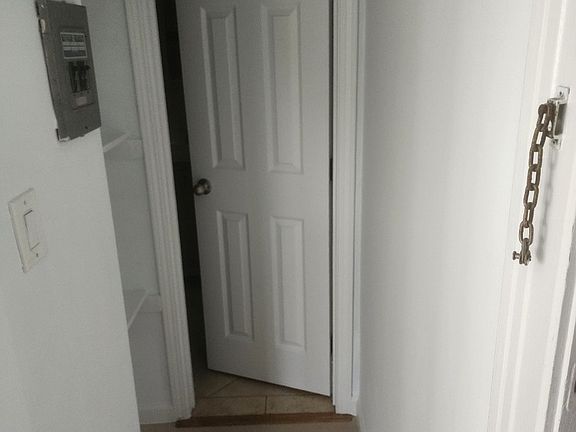 5th image of 217 S Berendo St