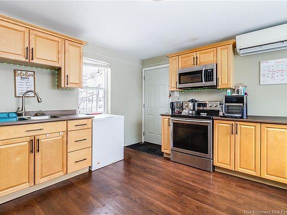 5th image of 490 Golf St