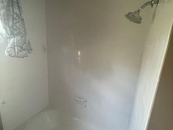 4th image of 247 Willard Dr