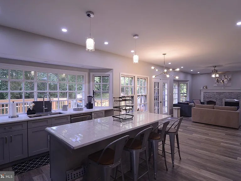 4904 Forest Creek Ct — Photo 11