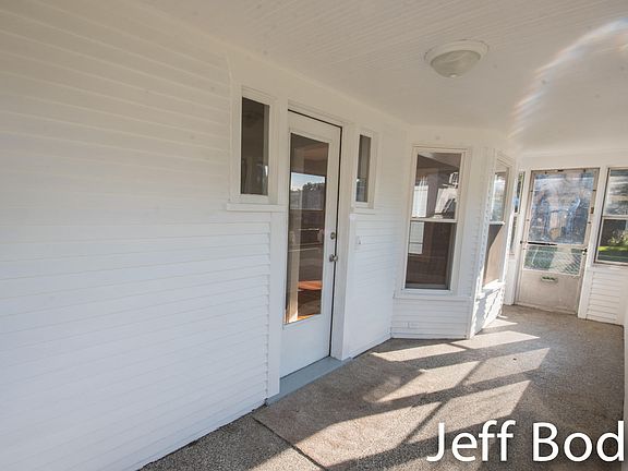 4th image of 1123 Joosten St SW