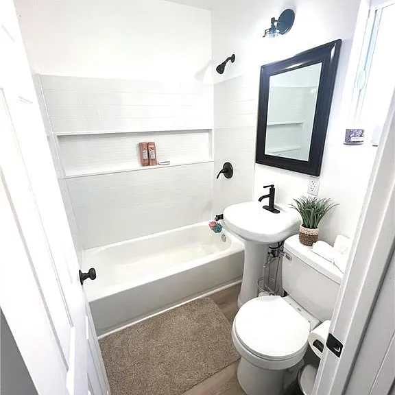 1441 S Cloverdale Ave #1/2 — Photo 4