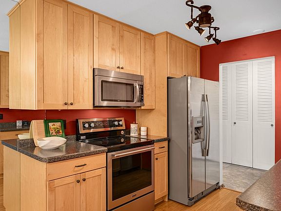 3rd image of 4370 Brookside Ct APT 203