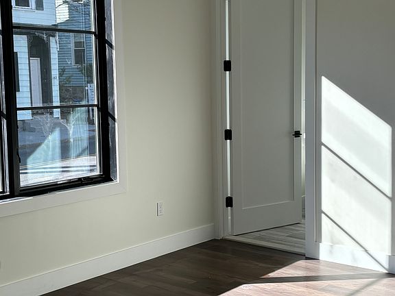 5th image of 185-191 Ashford Ave #7