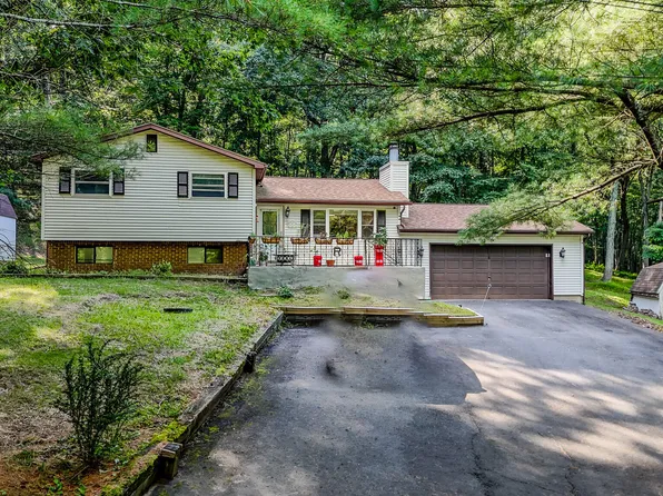 119 White Birch Rd, Matamoras, PA 18336