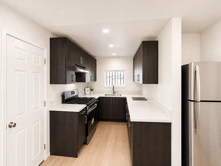 2621 Hillcrest Dr #1/2 — Photo 1