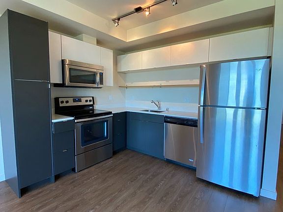 4th image of 1315 E Jefferson St #9518000