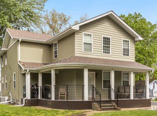 423 S Broadway Ave, Aurora, IL 60505