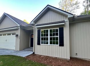 3392 Wolf Dr, Gainesville, GA