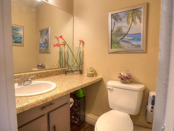 4th image of 6 Wilshire Heights Dr
