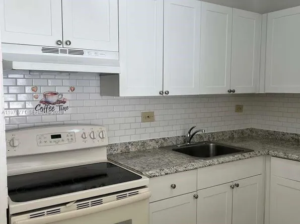 7020 NW 179th St APT 109, Hialeah, FL 33015