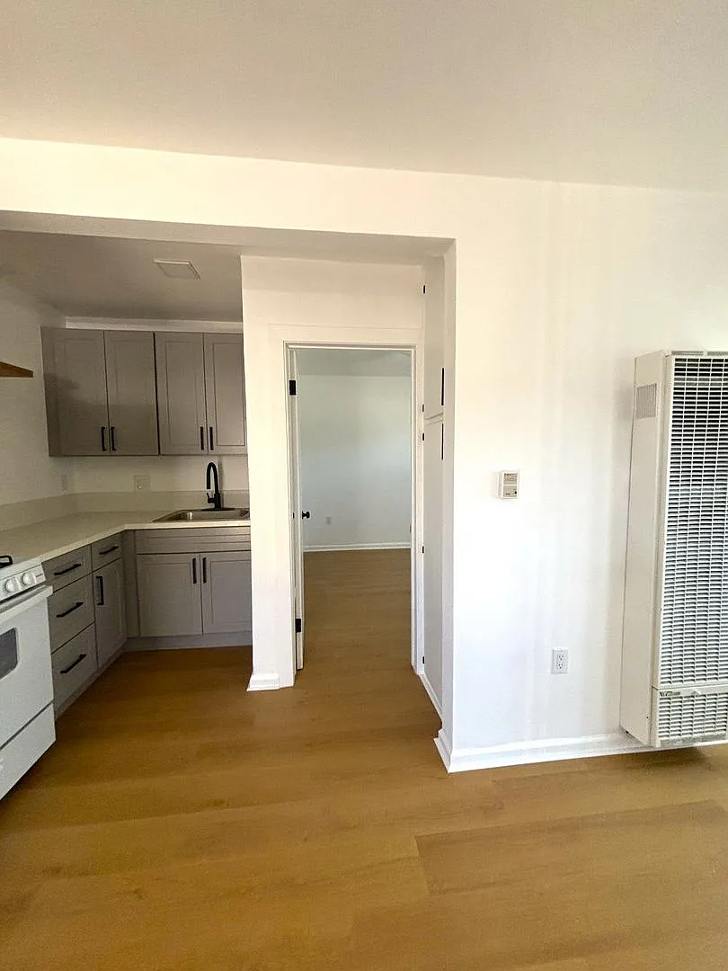 1329 W. Carson St. — Photo 3